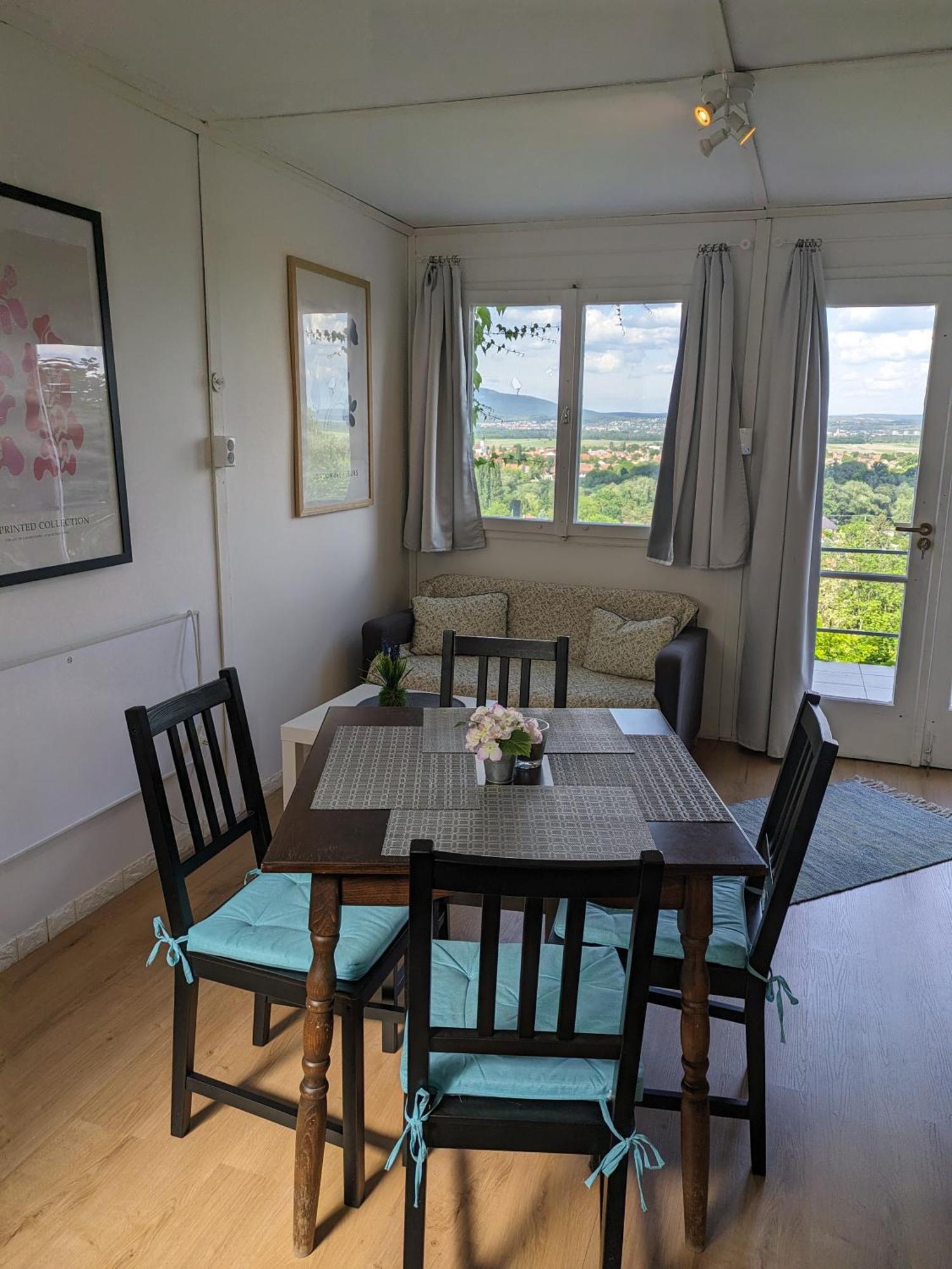 Paratlan Panorama Kishaz Apartment Tahitotfalu ภายนอก รูปภาพ
